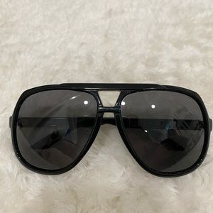 Gucci plastic frame sunglasses with case
